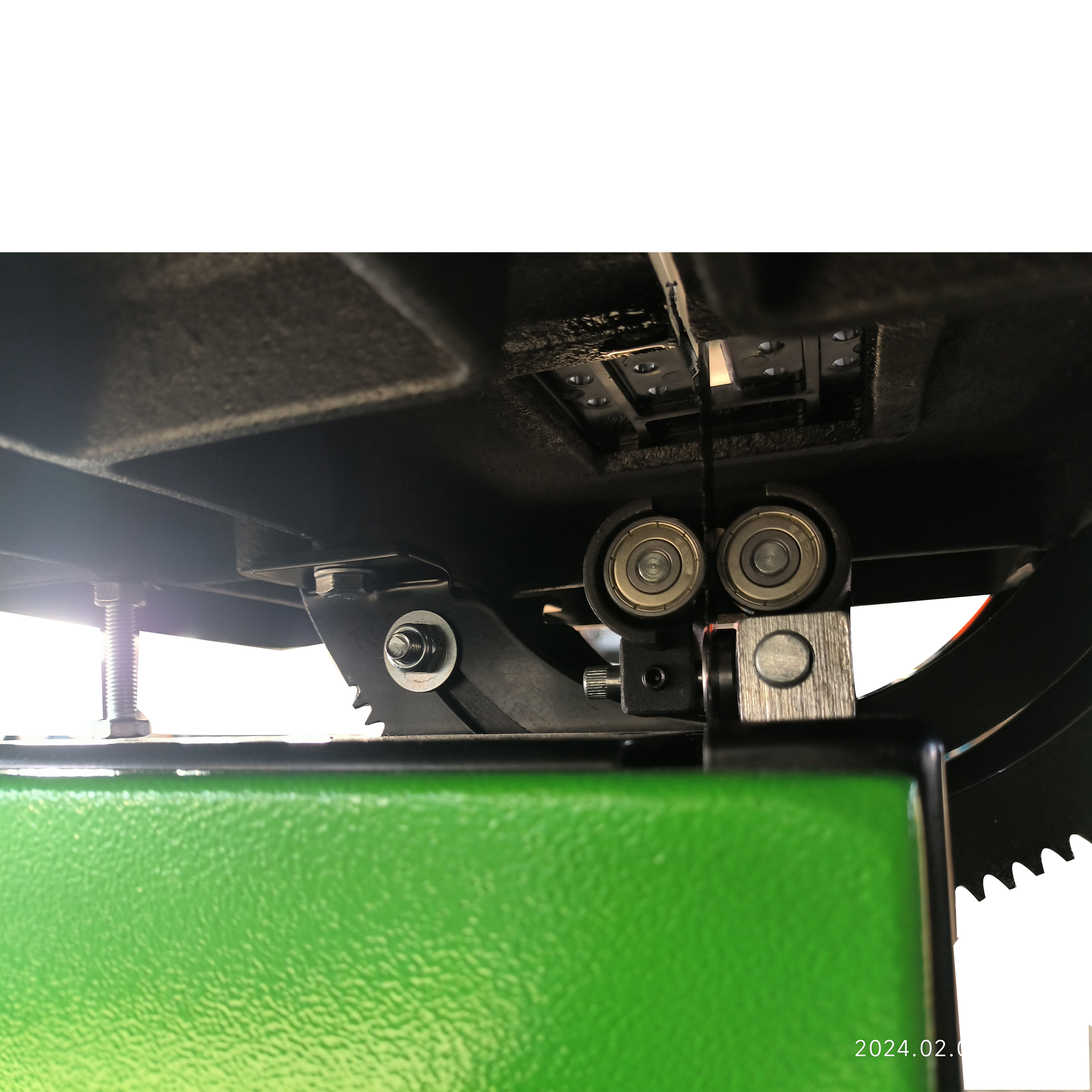 Стрічкова деревообробна пила HBS400 (2000 Вт 220В)